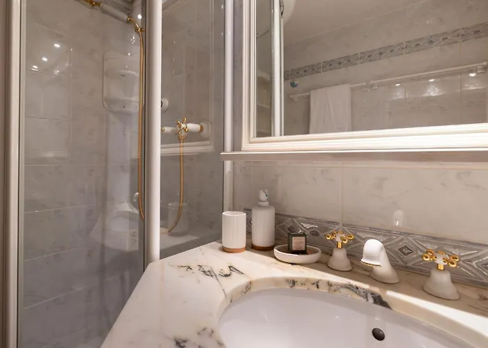 La Ruinette-cosy 2-bed, 2-bath In Centre *